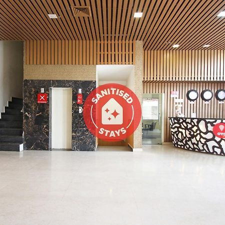Oyo 4964 Golden Oyster Suites Dehradun Exteriör bild
