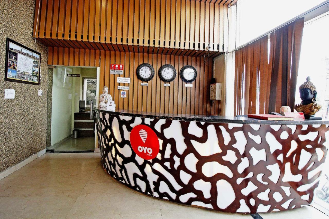 Oyo 4964 Golden Oyster Suites Dehradun Exteriör bild