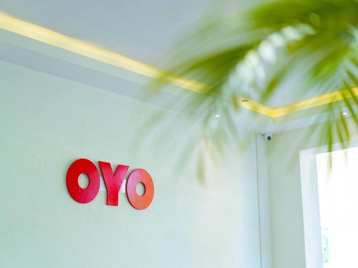 Oyo 4964 Golden Oyster Suites Dehradun Exteriör bild
